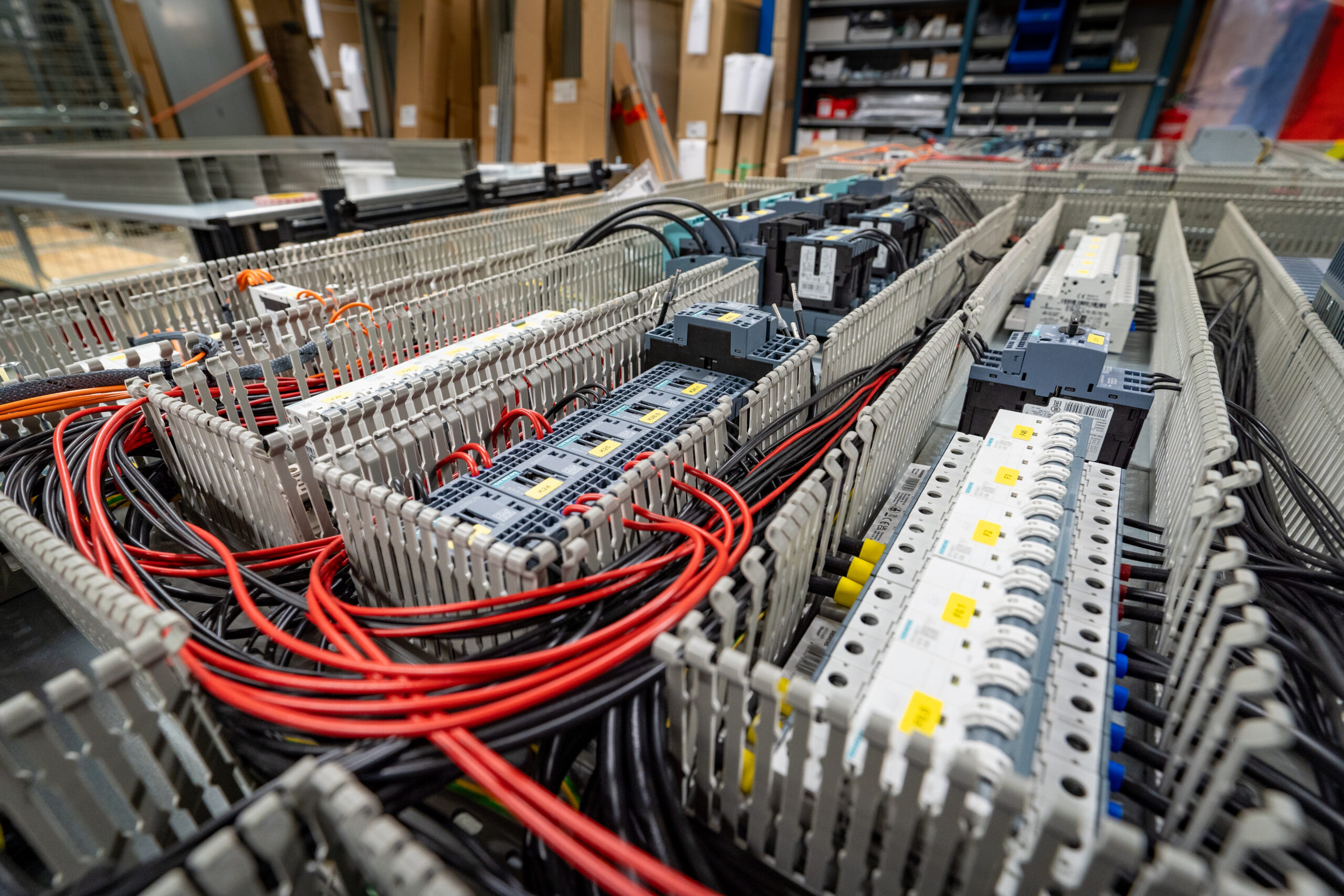 usługi elektryczne Trójmiasto – prefabrykacja rozdzielnic elektrycznych